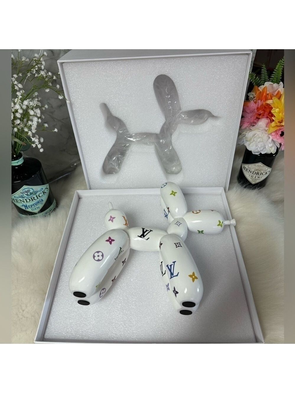 HAND PAINTED BALLOON DOG - UNIQUE ART WITH VIBRANT FLOWERS CUSTOM BOX - Picture 3 of 3